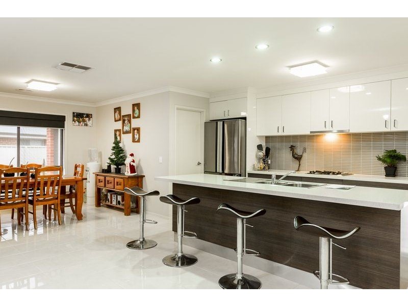 13 Pro Hart Drive, Baranduda VIC 3691