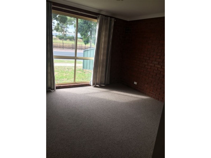 1/27 Emerald Avenue, West Wodonga VIC 3690