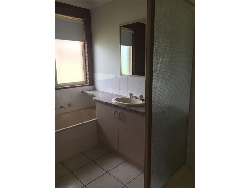 1/27 Emerald Avenue, West Wodonga VIC 3690