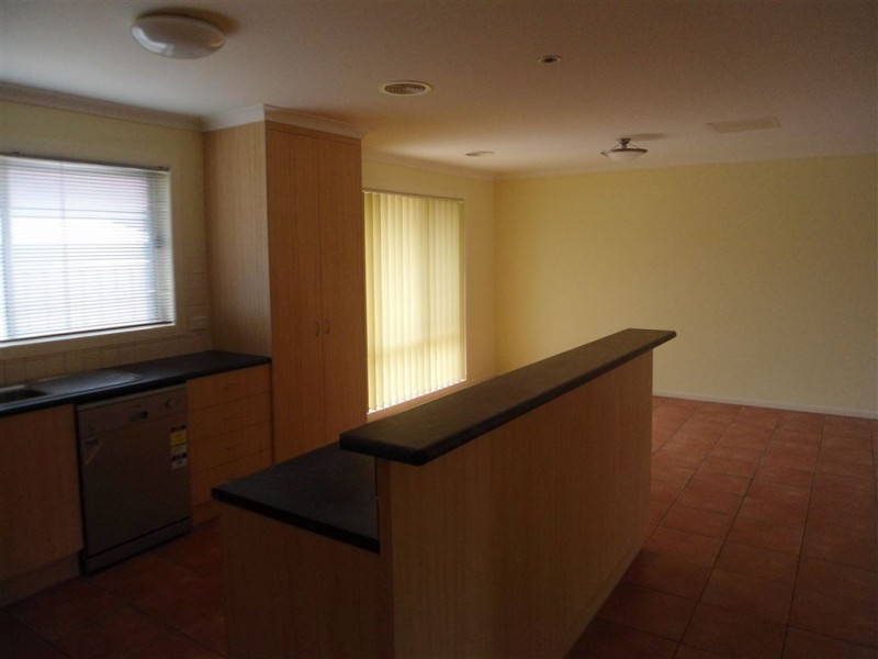 96 Nightingale Ave, West Wodonga VIC 3690