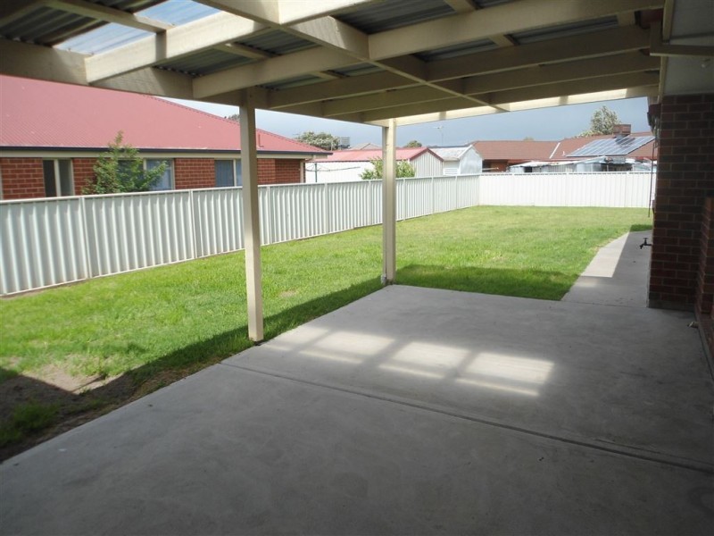 96 Nightingale Ave, West Wodonga VIC 3690