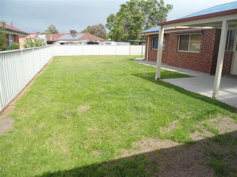 96 Nightingale Ave, West Wodonga VIC 3690