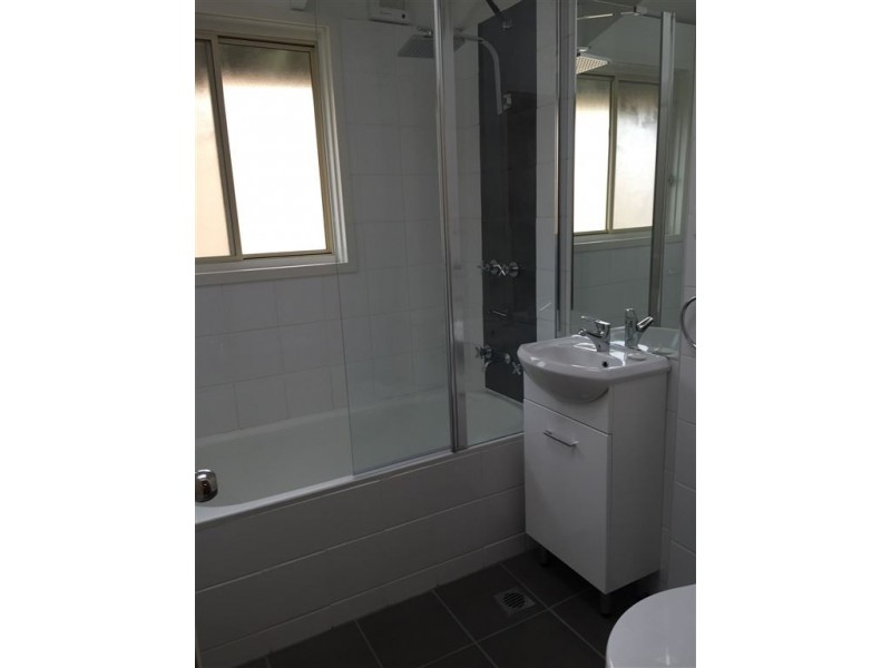 14/429 Griffith Road, Lavington NSW 2641