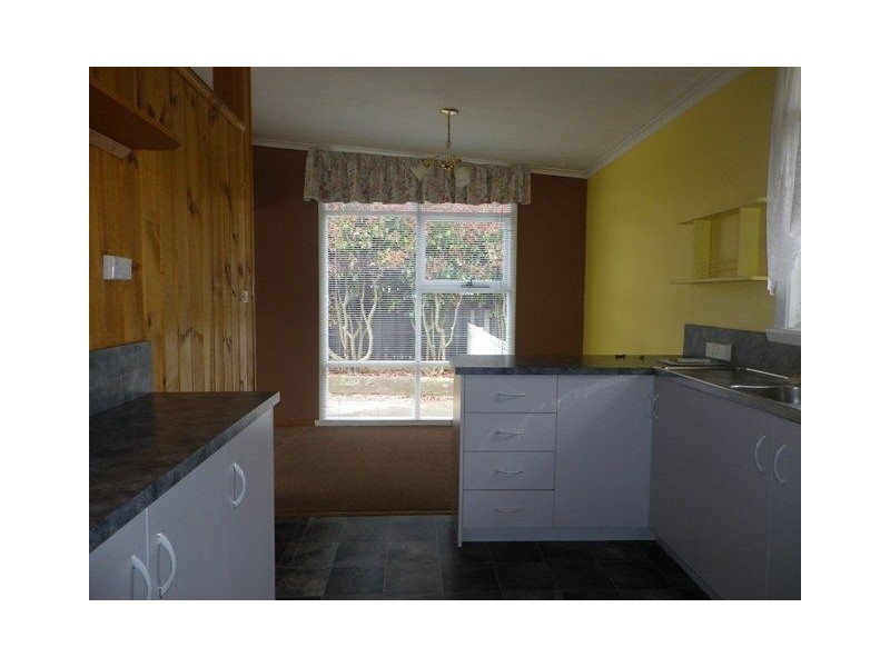 2 South Road, Penguin TAS 7316
