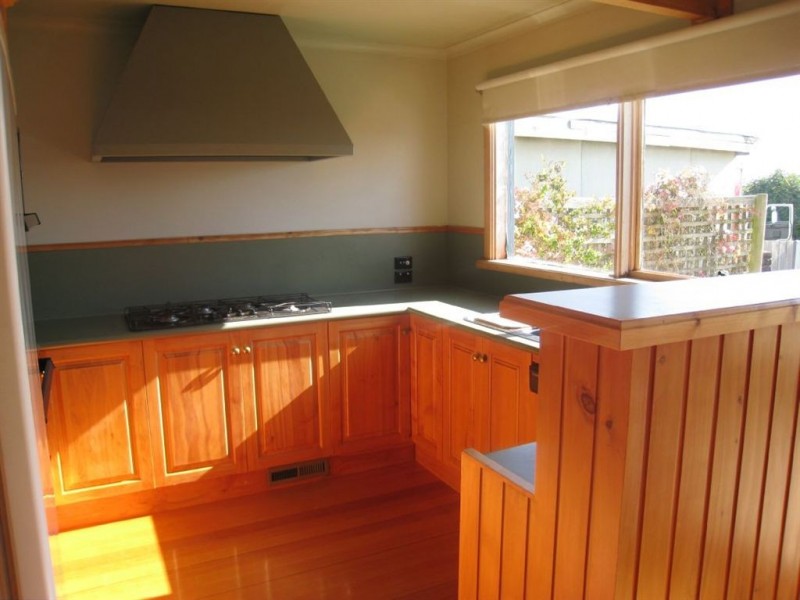 111 Main Road, Penguin TAS 7316