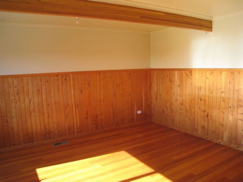 111 Main Road, Penguin TAS 7316