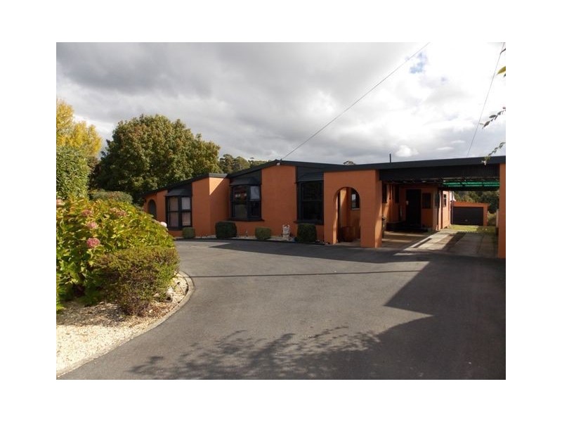 72 South Road, Penguin TAS 7316