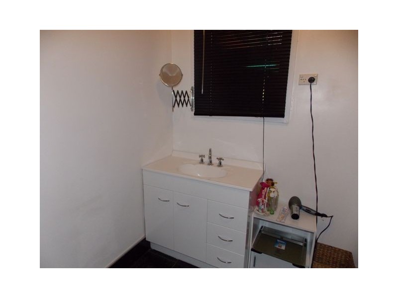 72 South Road, Penguin TAS 7316