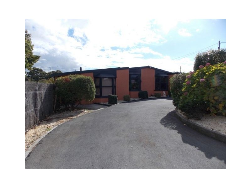 72 South Road, Penguin TAS 7316