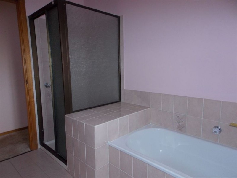 6 Commonwealth Court, Penguin TAS 7316