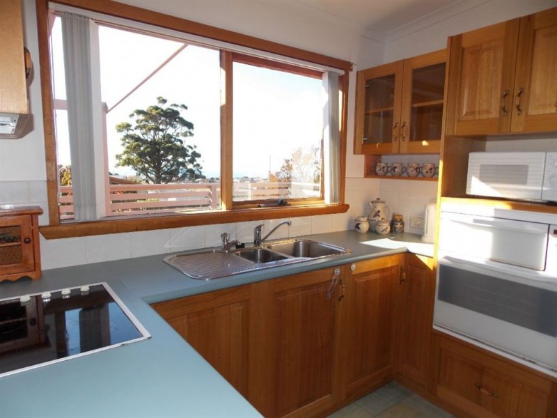 25 Pineleigh Street, Penguin TAS 7316