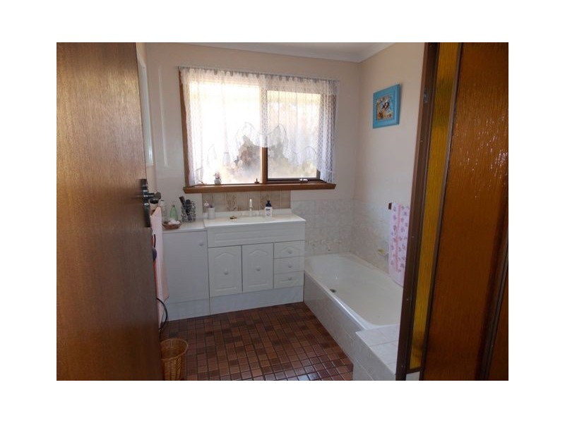 101 South Road, Penguin TAS 7316
