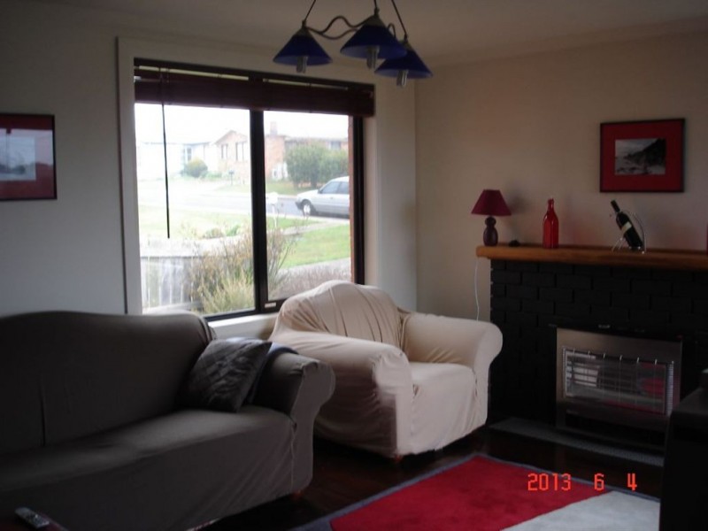 5 Pineleigh Street, Penguin TAS 7316