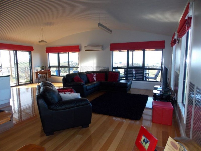 107 White Hills Road, Penguin TAS 7316