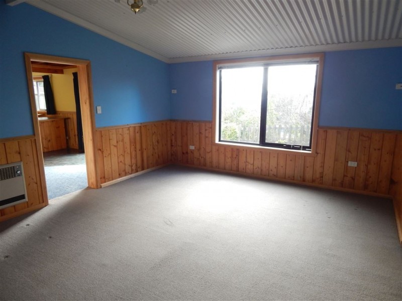 1A Main Road, Penguin TAS 7316