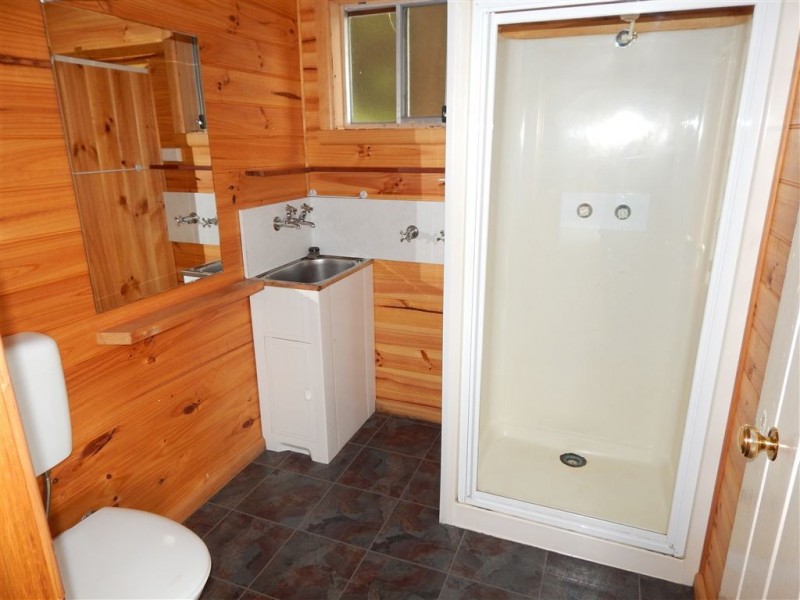 1A Main Road, Penguin TAS 7316