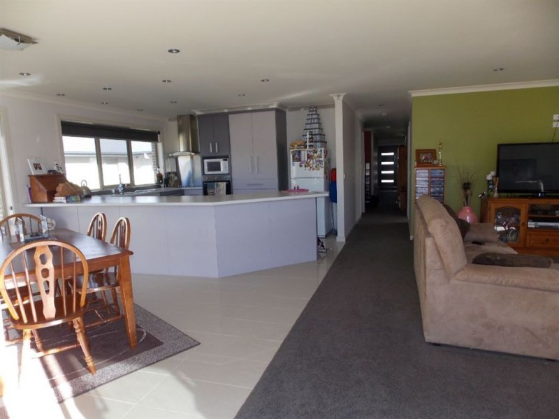 15 Hales Street, Penguin TAS 7316