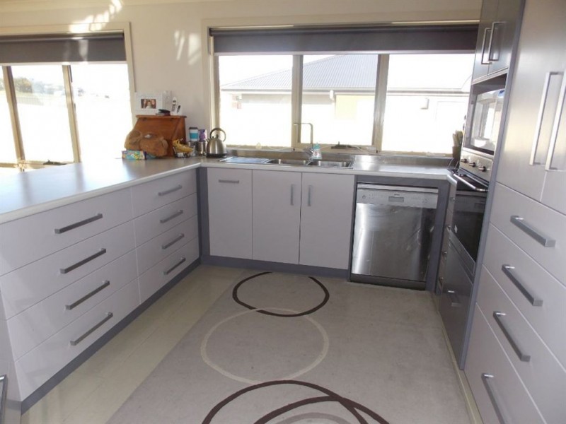 15 Hales Street, Penguin TAS 7316