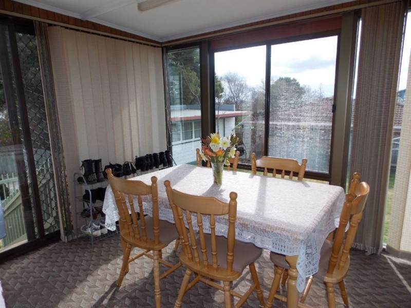 11 King Edward Street, Penguin TAS 7316