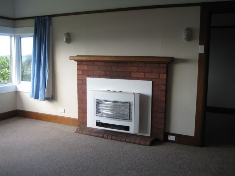 122 Main Road, Penguin TAS 7316