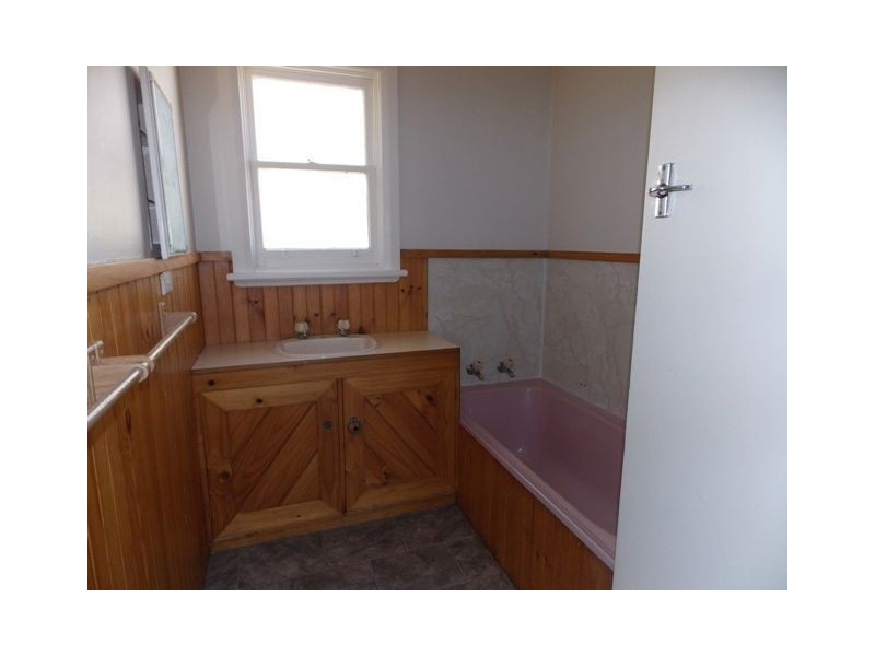 3 South Road, Penguin TAS 7316