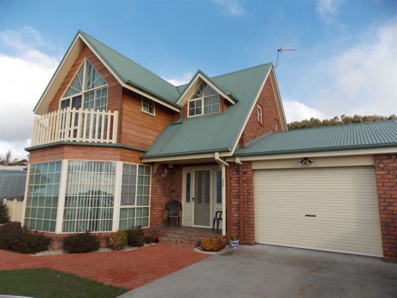 200 Main Road, Penguin TAS 7316
