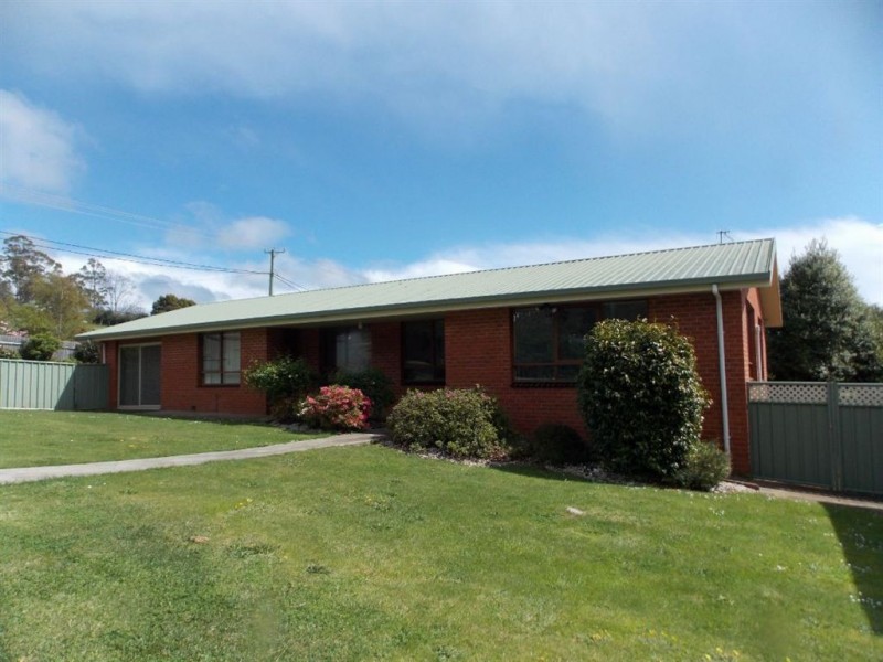35 South Road, Penguin TAS 7316