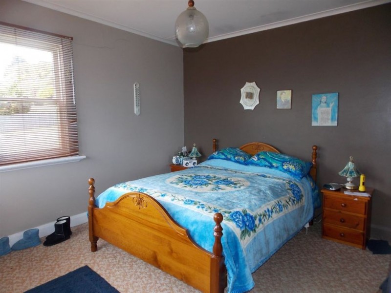 6 Cann Street, Penguin TAS 7316