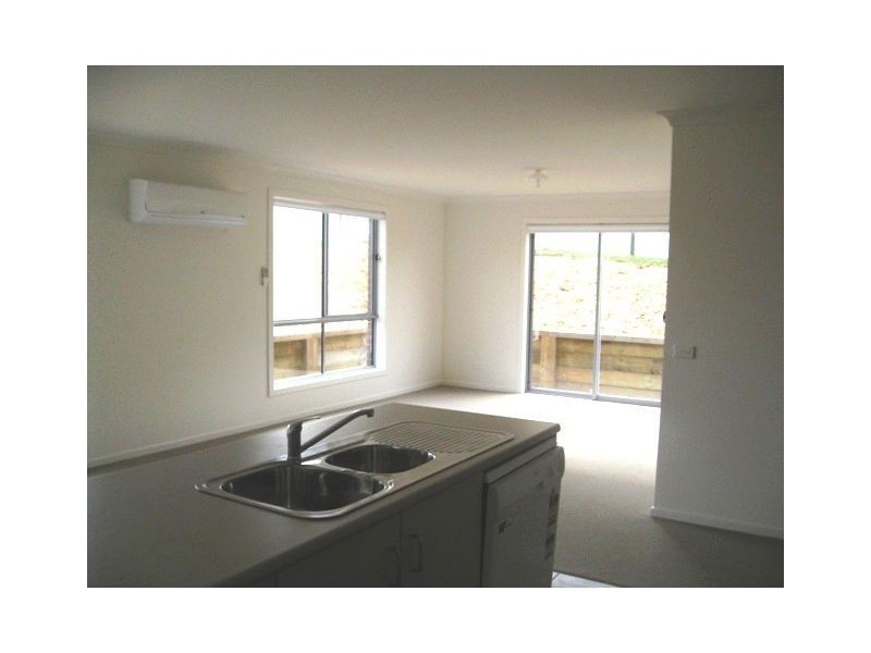 16 Berkshire Parade, Penguin TAS 7316