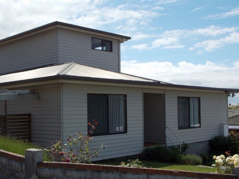 12 Arnold Street, Penguin TAS 7316