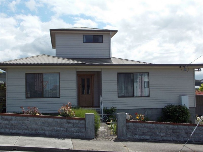 12 Arnold Street, Penguin TAS 7316