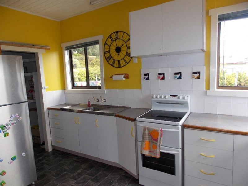 12 Arnold Street, Penguin TAS 7316