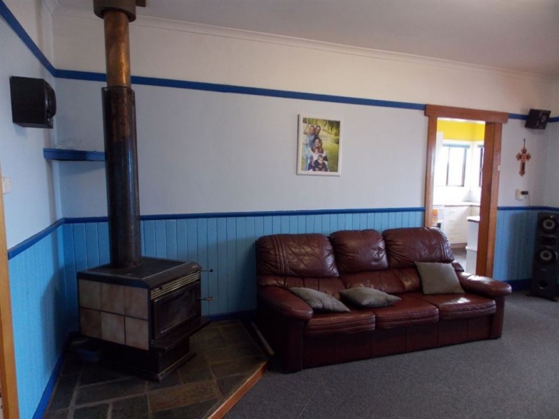 12 Arnold Street, Penguin TAS 7316