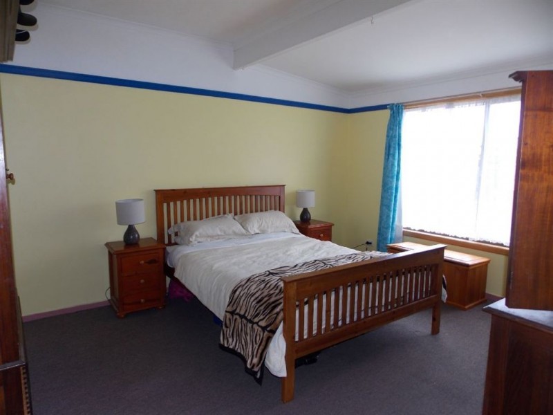 12 Arnold Street, Penguin TAS 7316
