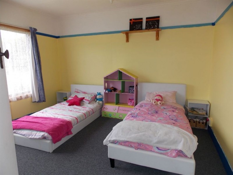 12 Arnold Street, Penguin TAS 7316