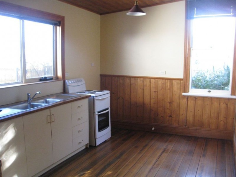 6 Ironcliffe Road, Penguin TAS 7316