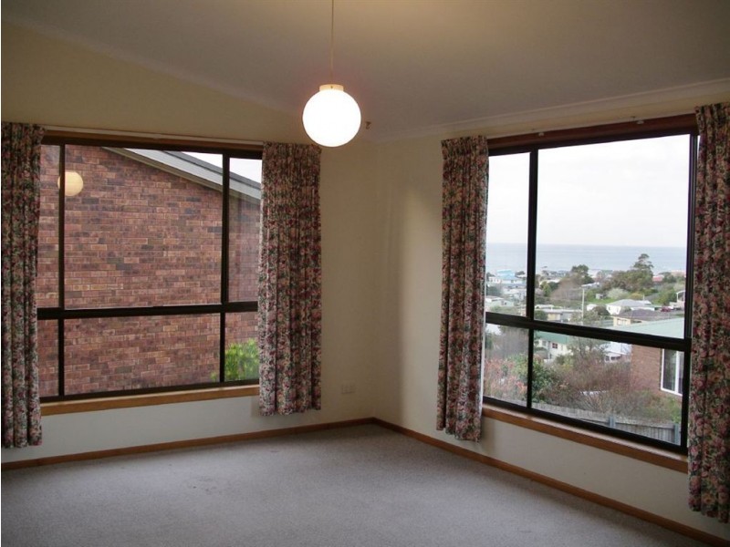9/60 Lyons Street, Somerset TAS 7322