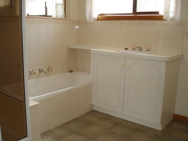 4/23A Ironcliffe Road, Penguin TAS 7316