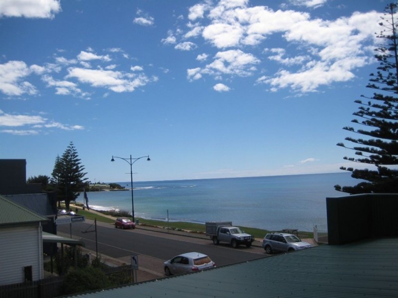 2/76 Main Road, Penguin TAS 7316