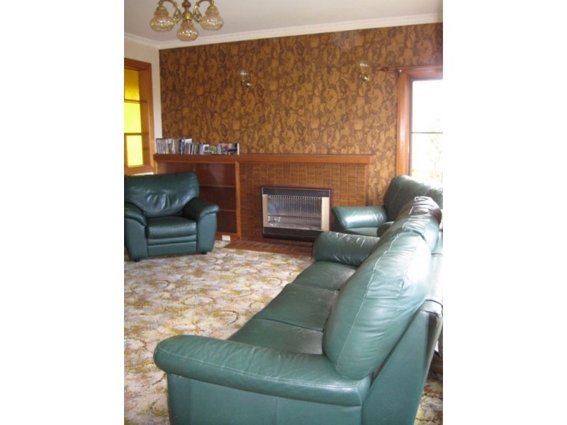 11 King Edward Street, Penguin TAS 7316