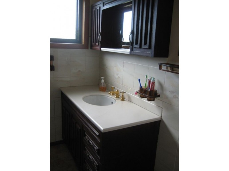 11 King Edward Street, Penguin TAS 7316