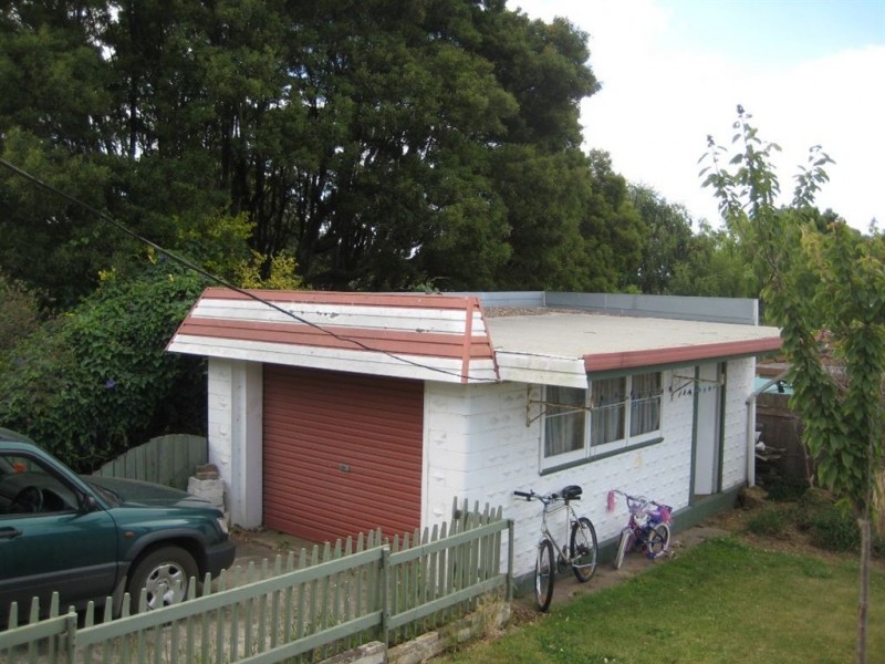 11 King Edward Street, Penguin TAS 7316