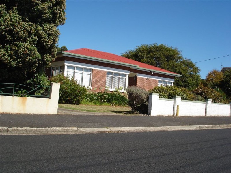 118 Main Road, Penguin TAS 7316