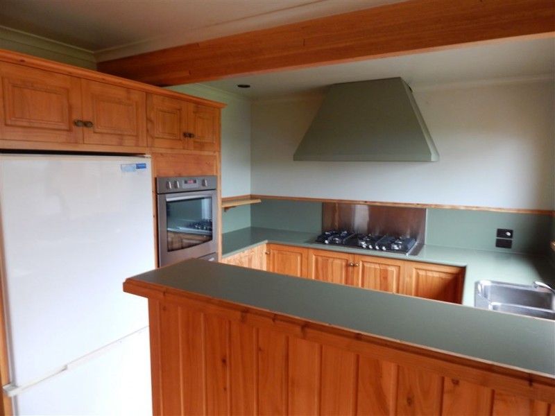 111 Main Road, Penguin TAS 7316