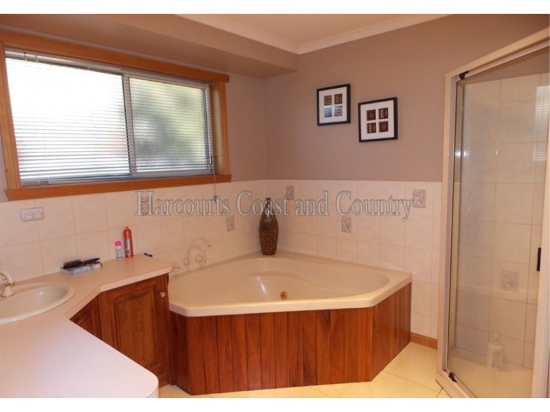 1 Fairway Drive, Penguin TAS 7316