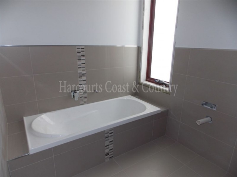 2/2a Hayward Street, Penguin TAS 7316