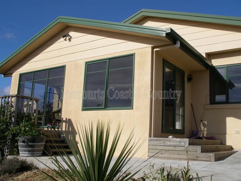 16 Main Road, Penguin TAS 7316