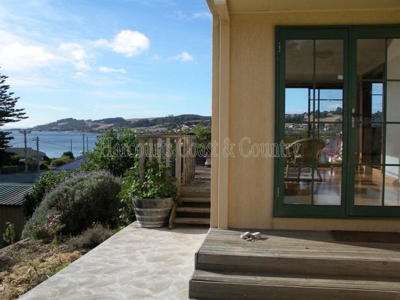 16 Main Road, Penguin TAS 7316