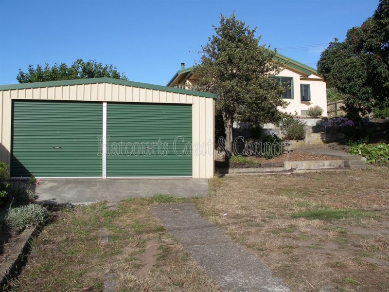 16 Main Road, Penguin TAS 7316
