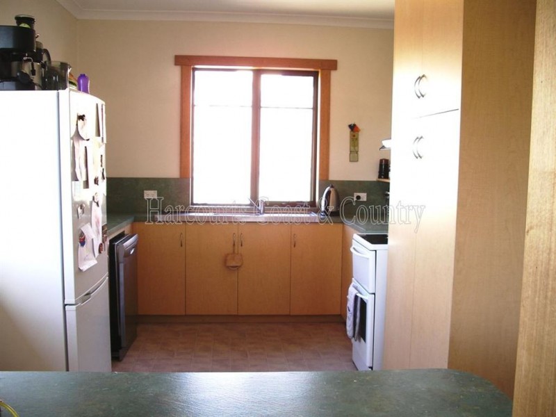 16 Main Road, Penguin TAS 7316